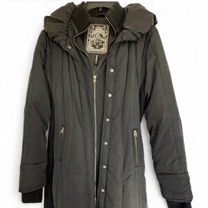 Guess Black Long Puffer Model Off Duty Clean Girl Minimalist city chic